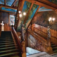 Chateau-sur-Mer Stair Hall  | Gavin Ashworth – Courtesy of The Preservation Society of Newport County