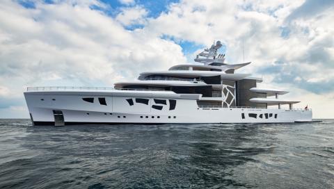One of the world’s leading hybrid yachts is ARTEFACT