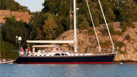 LUCKY B, 2010 Hylas 70 LUCKY B, 2010 Hylas 70
